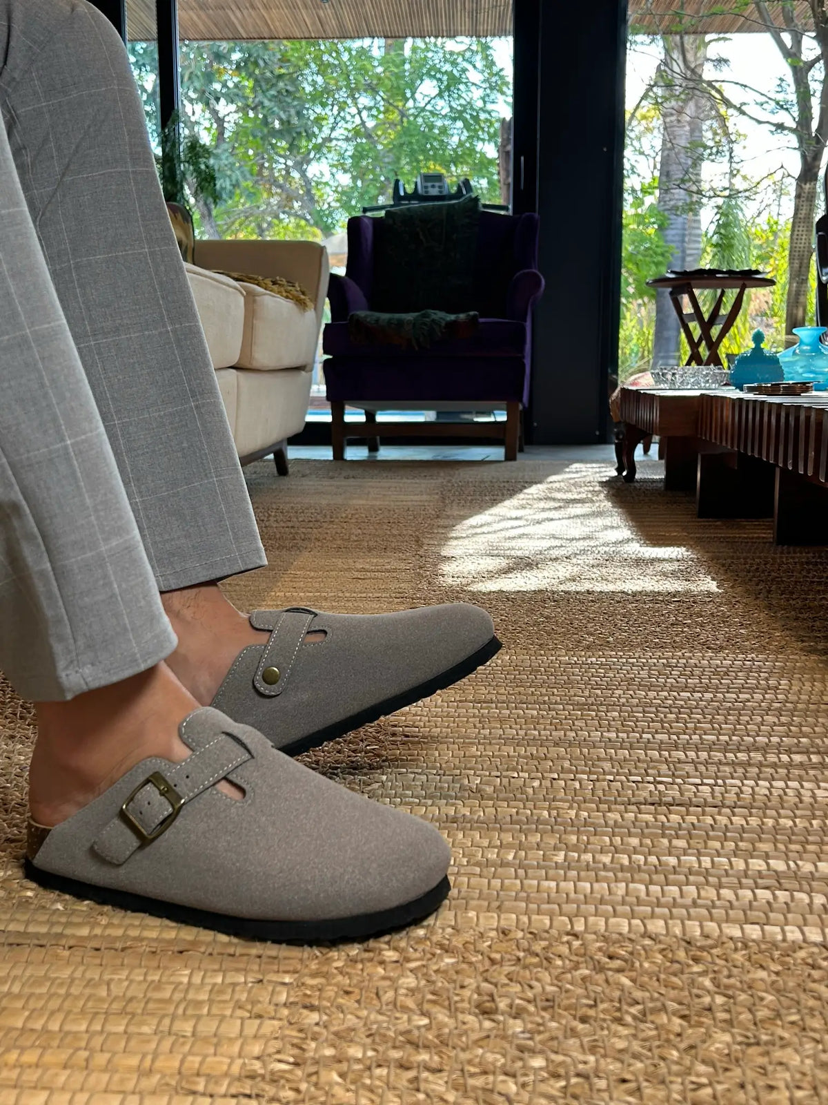 Boston Suede Comfort Clogs – Light Grey